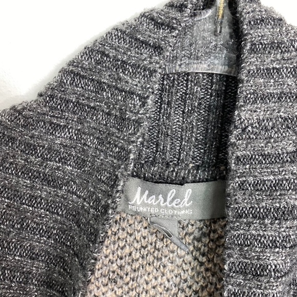 MARLED REUNITED CLOTHING Beige Gray Animal Print Turtleneck Pullover Sweater XS - Picture 2 of 8